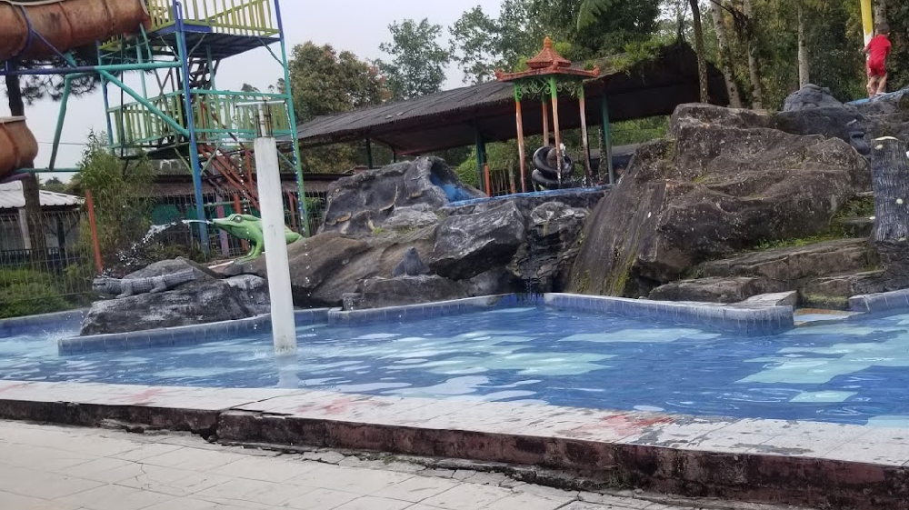 IndoHolidayTourGuide | Pemandian Air Panas Ciwalini, Tiketnya Murah dan Terbaik